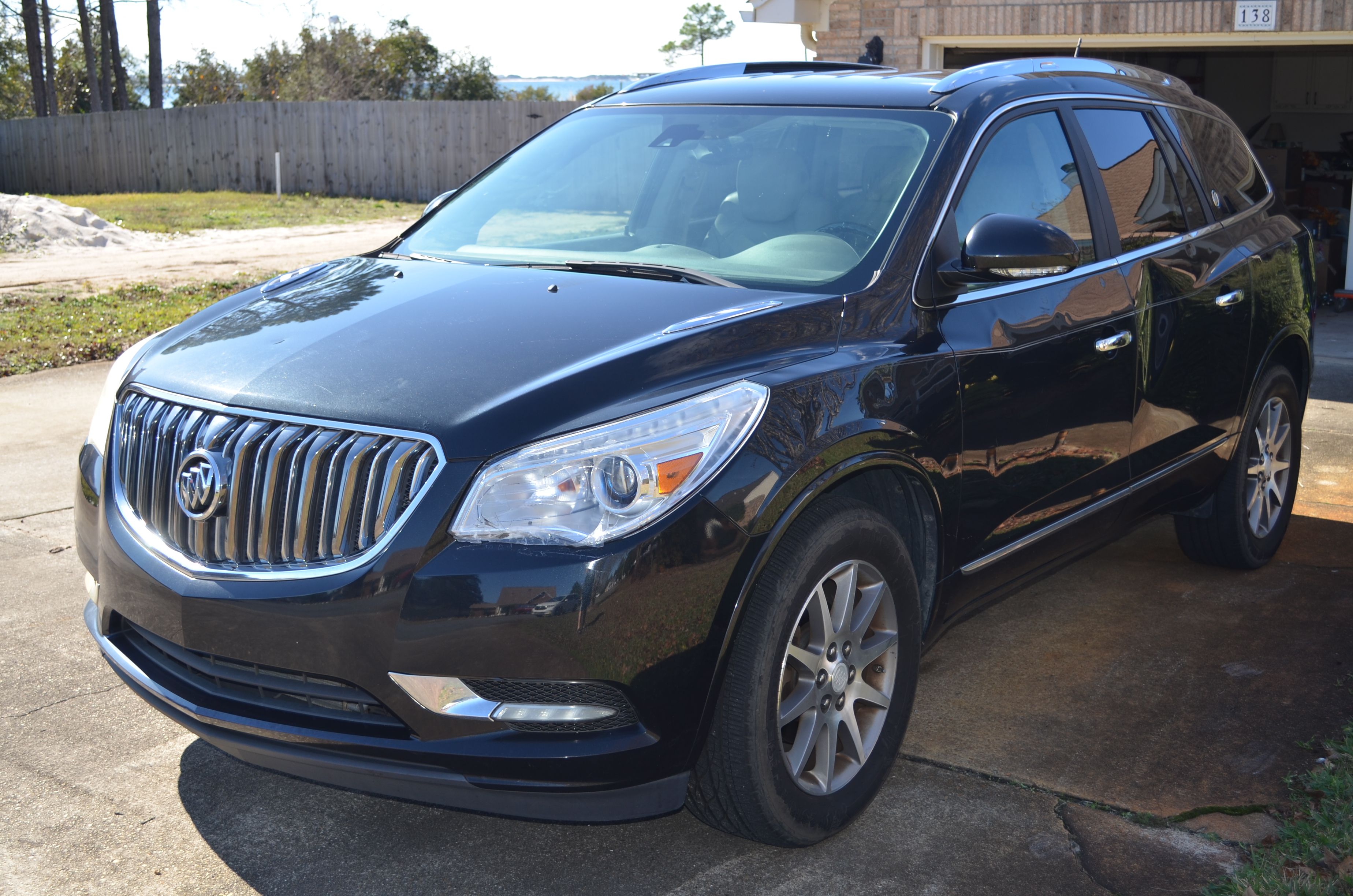 Used 2015 Buick Enclave Leather FWD image 2