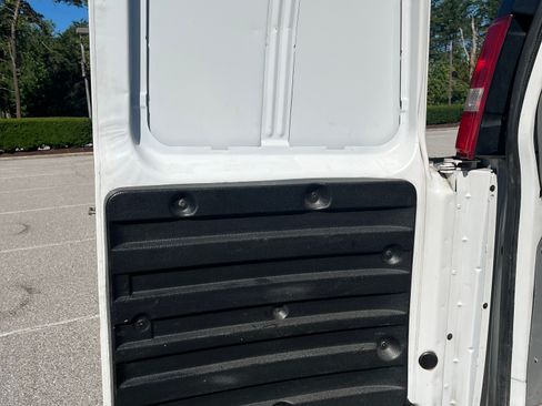 Used 2019 Chevrolet Express 3500 w/ Driver Convenience Package RWD image 9