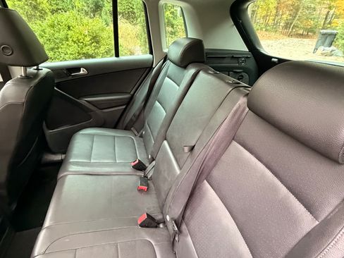 Used 2010 Volkswagen Tiguan Wolfsburg Edition image 20