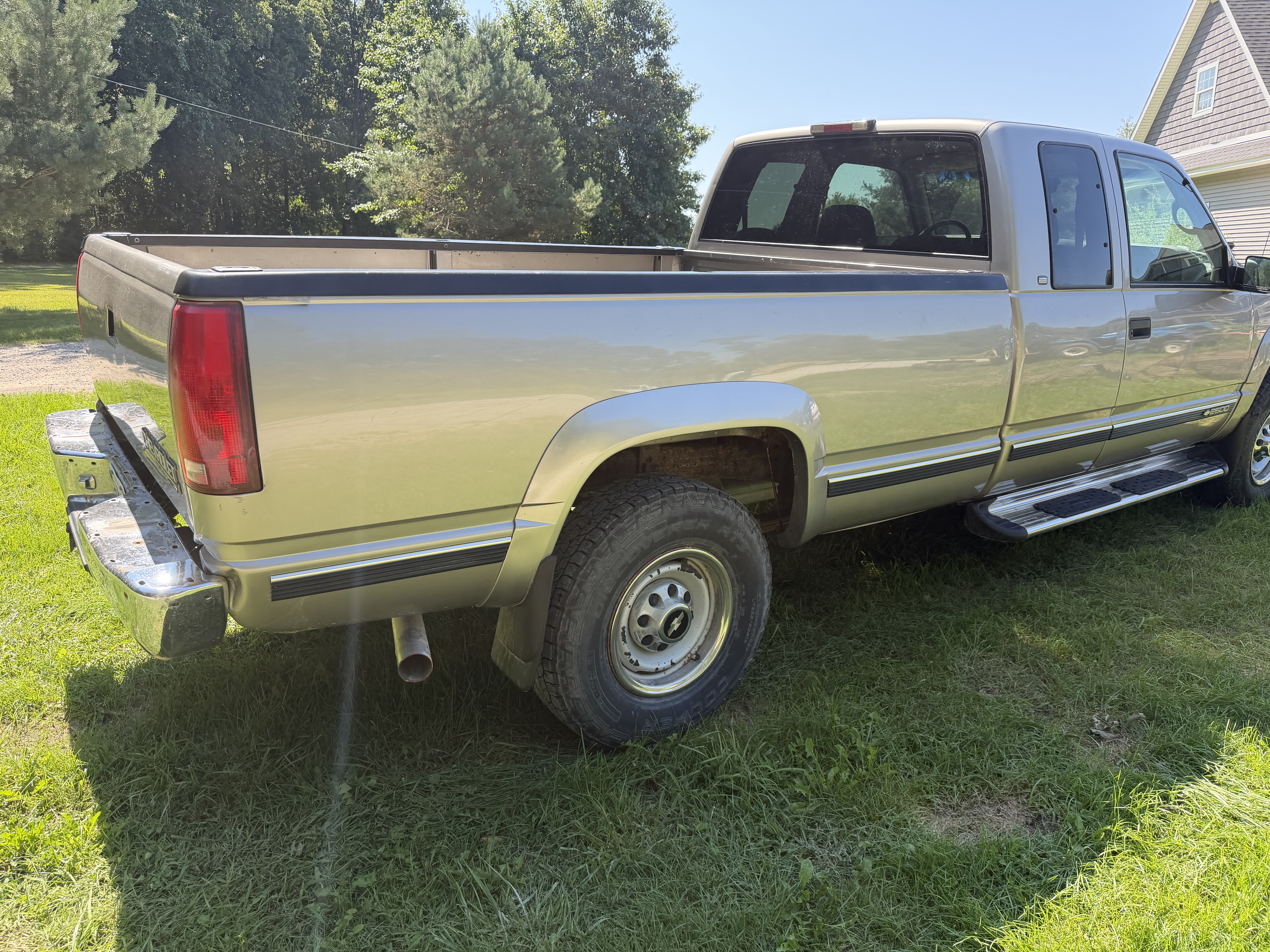 Used 1998 Chevrolet Silverado 2500 4x4 Extended Cab w/ Preferred Equipment Group 3 image 6