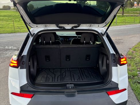 Used 2023 Chevrolet Bolt EUV LT w/ Redline Edition image 9