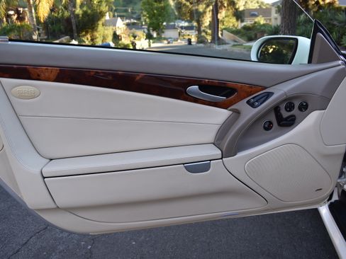 Used 2008 Mercedes-Benz SL 550 image 12