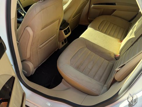 Used 2015 Ford Fusion SE image 10