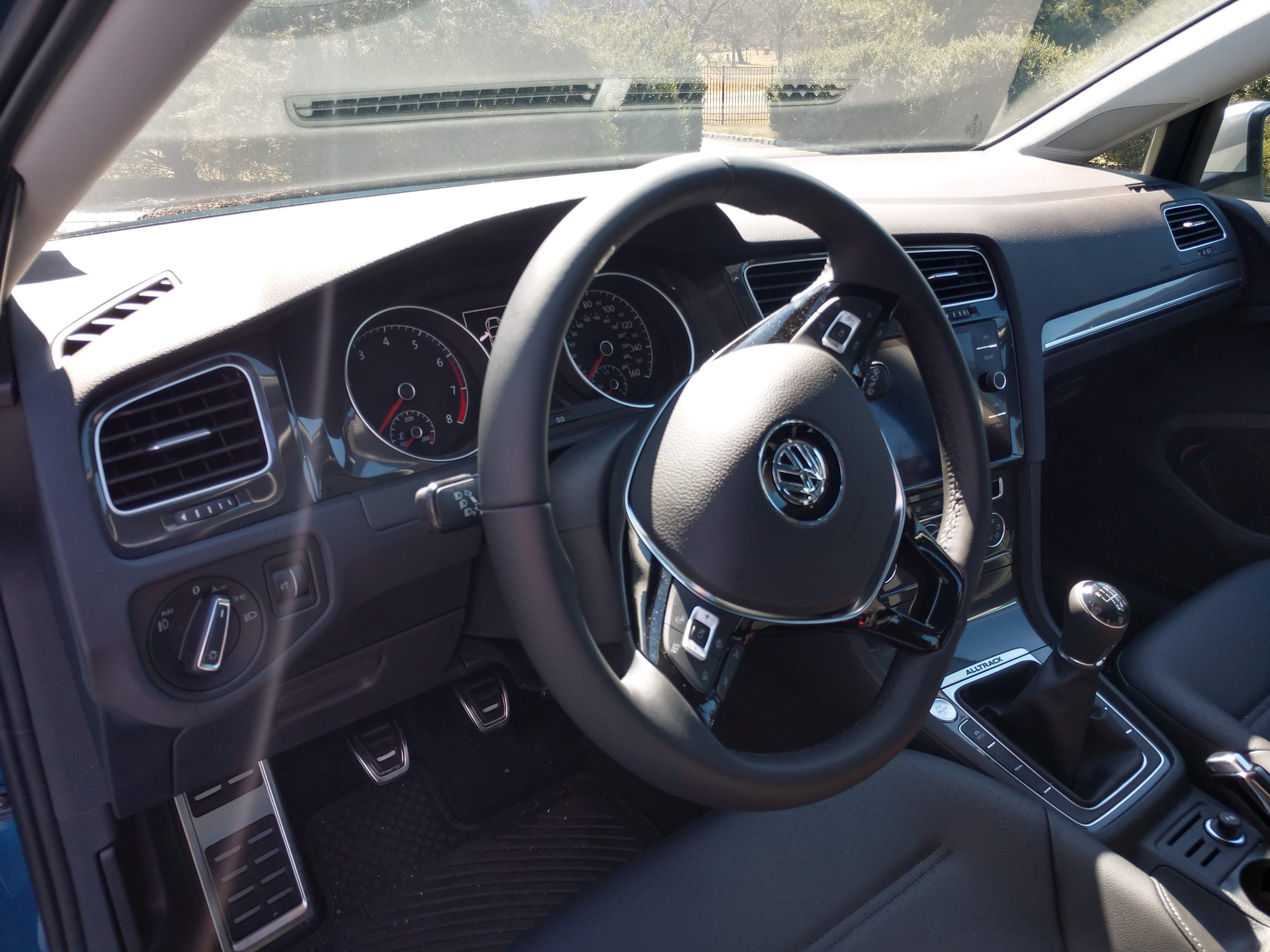 Used 2019 Volkswagen Golf Alltrack SE AWD/4WD image 6