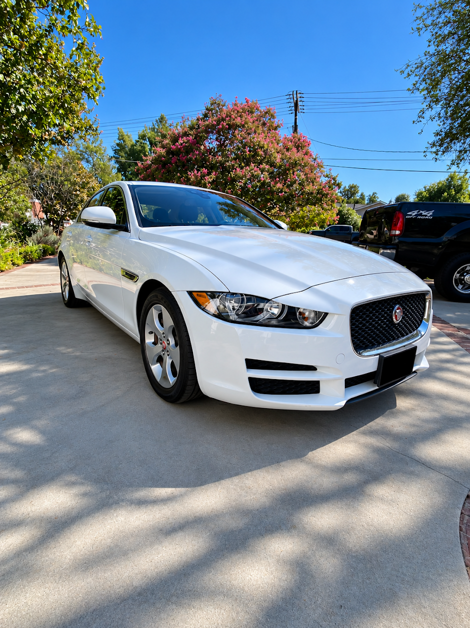 Used 2017 Jaguar XE RWD image 13