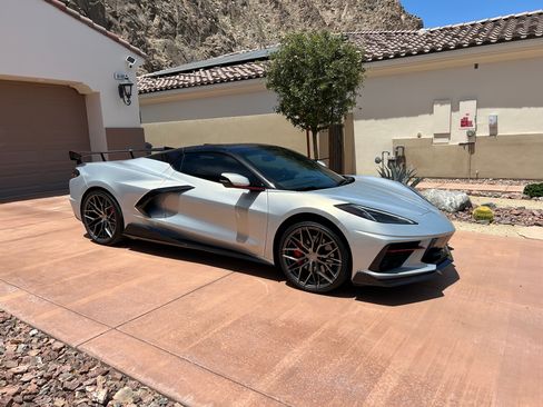 Used 2023 Chevrolet Corvette Stingray Preferred Conv w/ Z51 Performance Package RWD image 5