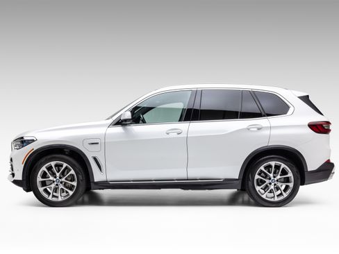 Used 2022 BMW X5 xDrive45e w/ Executive Package image 8