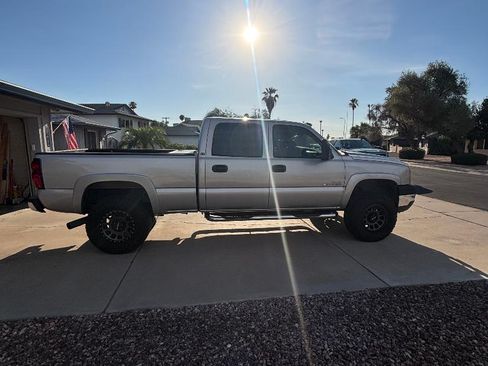 Used 2007 Chevrolet Silverado 2500 LT w/ Heavy-Duty Power Package AWD/4WD image 9
