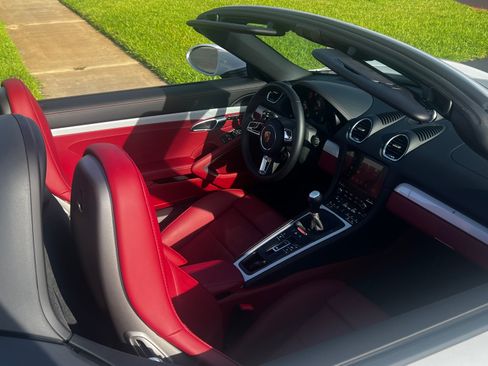 Used 2025 Porsche 718 Boxster GTS RWD image 13
