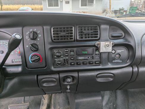Used 1998 Dodge Ram 1500 Truck 2WD Regular Cab image 9