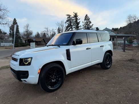 Used 2022 Land Rover Defender 110 S image 17