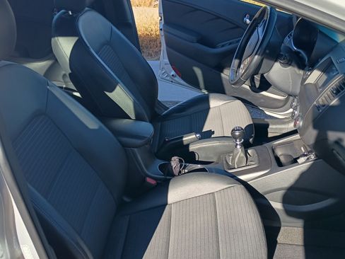 Used 2016 Kia Forte SX image 9