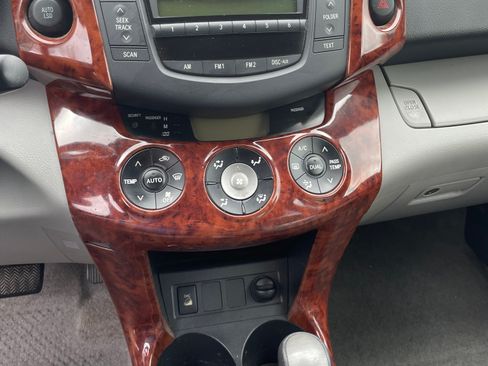 Used 2007 Toyota RAV4 Limited image 8