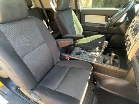 Used 2013 Toyota FJ Cruiser Sport Utility 2D w/ Upgrade Pkg image 24