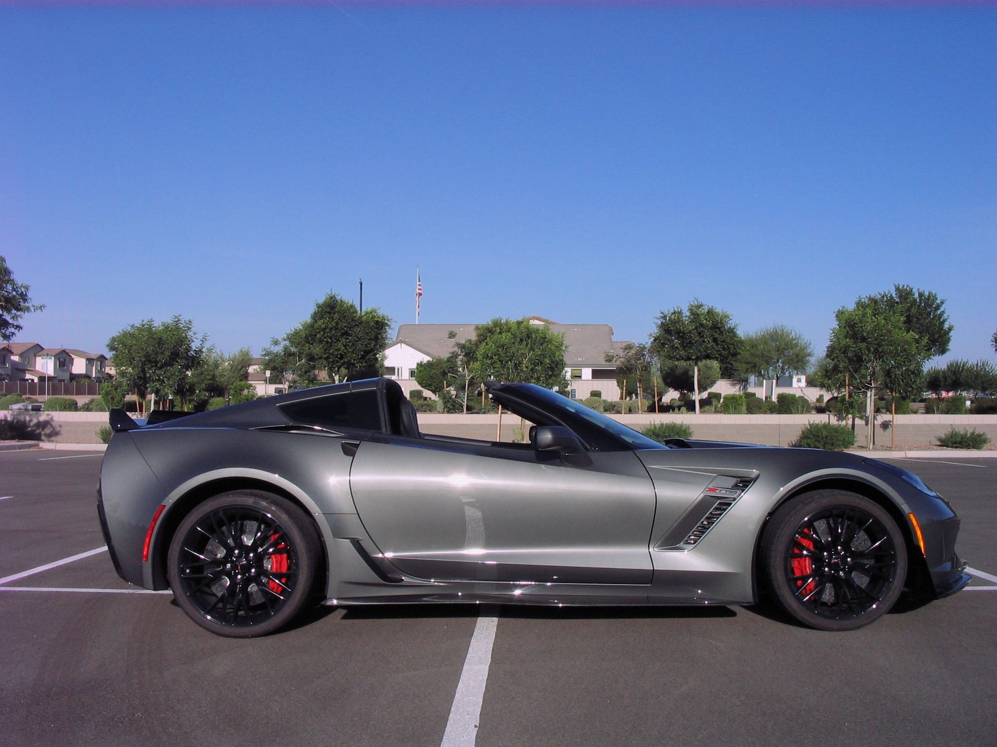 Used 2016 Chevrolet Corvette Z06 w/ 3LZ Preferred Equipment Group RWD image 1