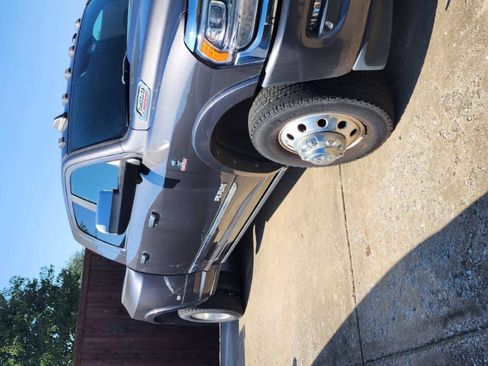 Used 2019 RAM 3500 Limited image 2