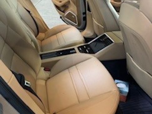 Used 2021 Porsche Panamera image 8