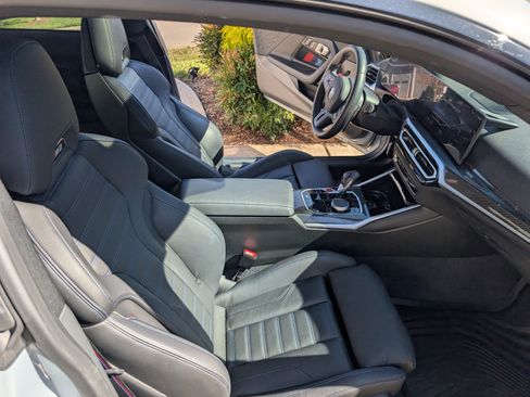 Used 2024 BMW M2 w/ Lighting Package image 11