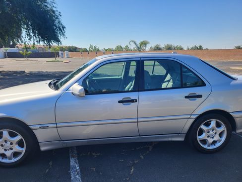 Used 2000 Mercedes-Benz C 280 Sedan image 15