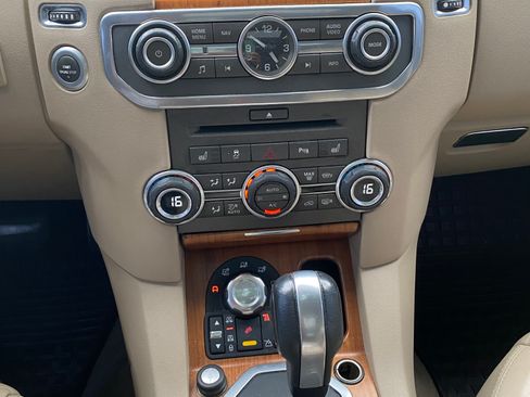 Used 2010 Land Rover LR4 HSE LUX image 9