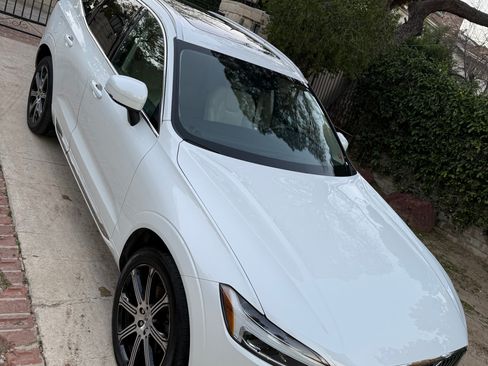 Used 2021 Volvo XC60 T5 Inscription w/ Protection Package Premier image 2