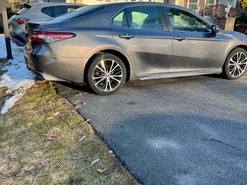 Used 2018 Toyota Camry SE image 8