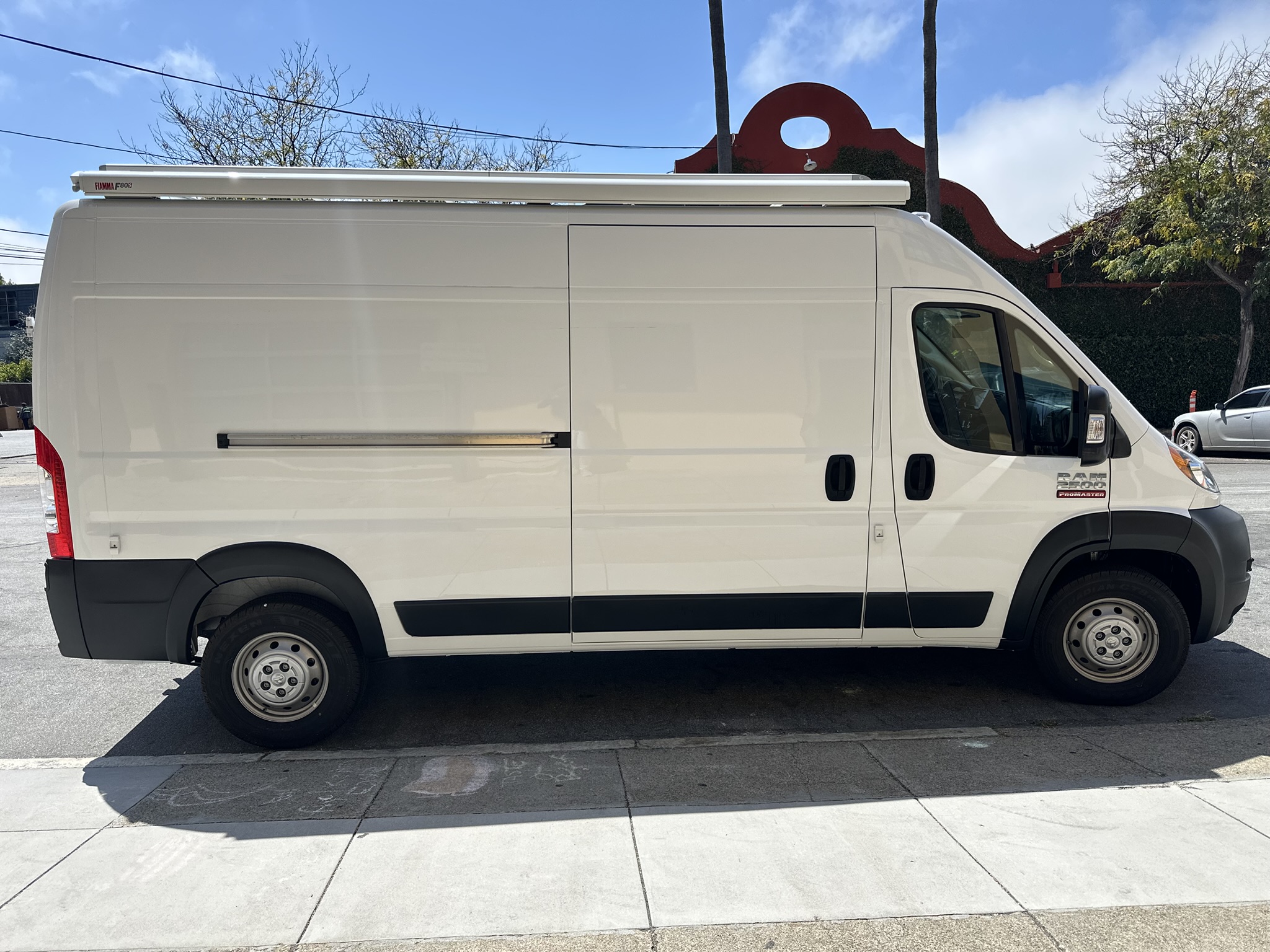Used 2022 RAM ProMaster 2500 w/ Interior LED Lighting Group FWD image 1