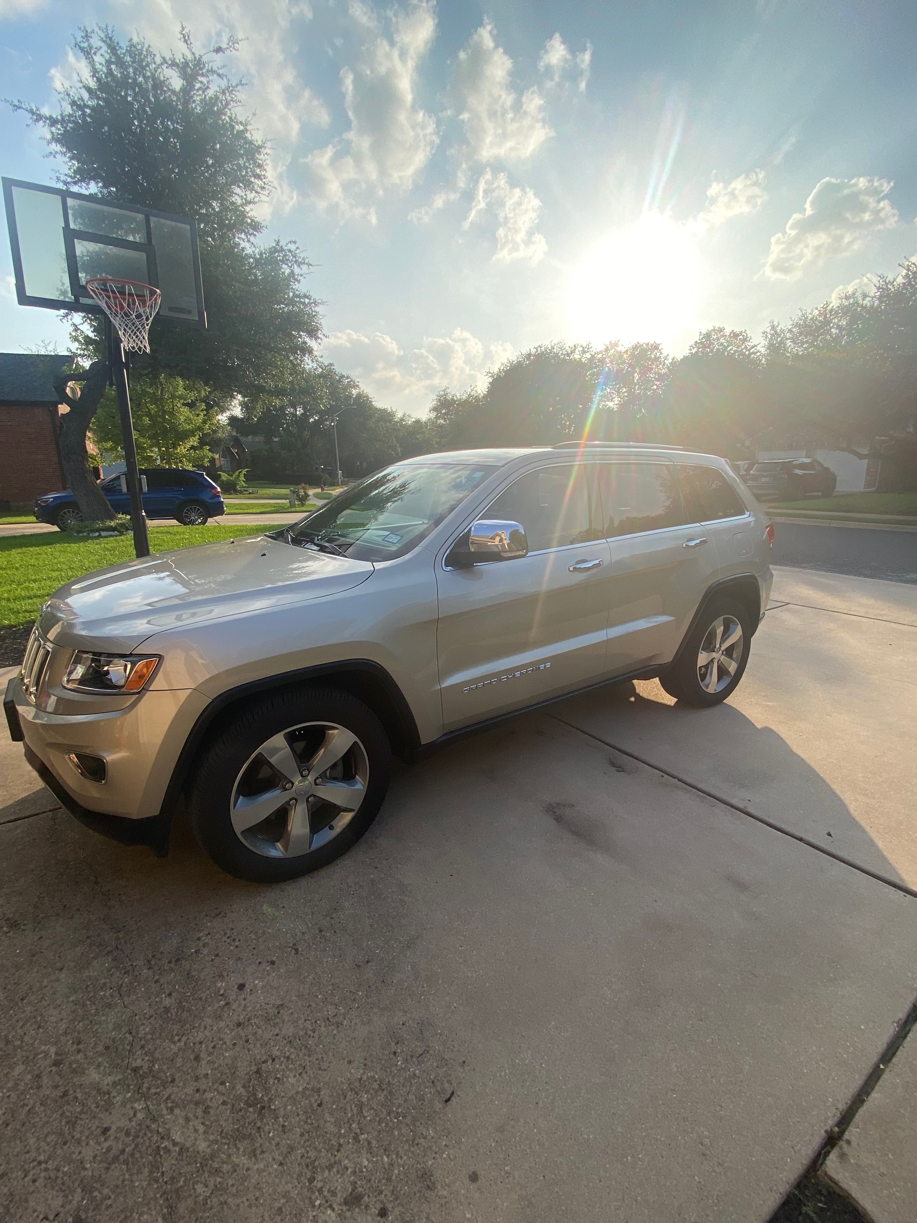 Used 2014 Jeep Grand Cherokee Limited RWD image 1