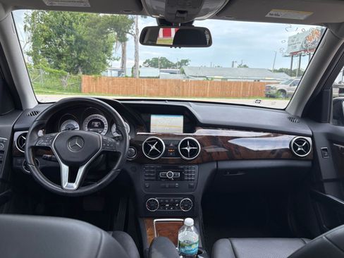 Used 2015 Mercedes-Benz GLK 350 2WD image 11