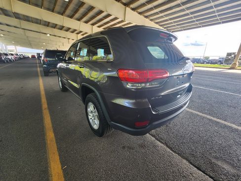 Used 2017 Jeep Grand Cherokee Laredo w/ Quick Order Package 23E AWD/4WD image 10