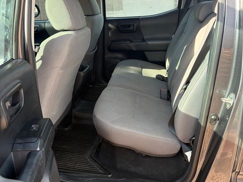 Used 2018 Toyota Tacoma SR w/ SR Convenience Package RWD image 5