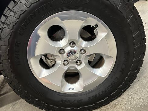 Used 2010 Jeep Wrangler Sahara w/ Dual Top Group AWD/4WD image 13