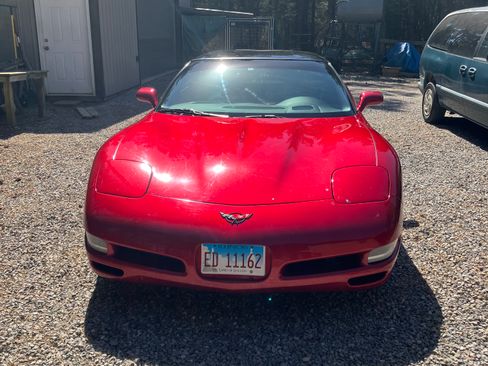 Used 2002 Chevrolet Corvette Coupe w/ Preferred Equipment Group2 image 12