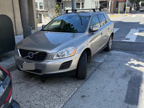 Used 2011 Volvo XC60 3.2 AWD/4WD image 13