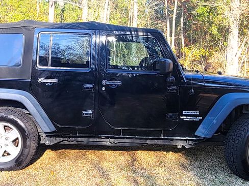 Used 2015 Jeep Wrangler Unlimited Sport w/ Quick Order Package 24S image 5