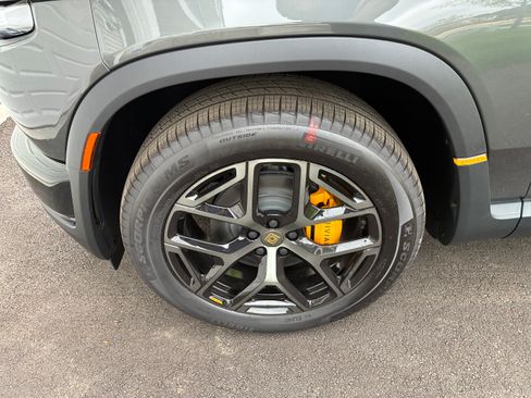 Used 2027 Rivian R2 Performance AWD/4WD image 8