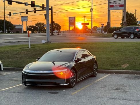 Used 2024 Lucid Air Touring image 17