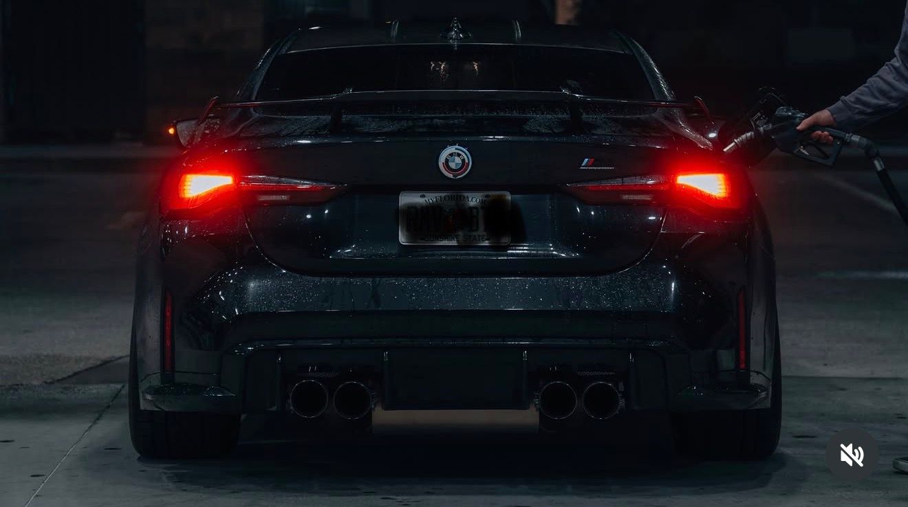 Used 2023 BMW M4 Competition RWD image 4