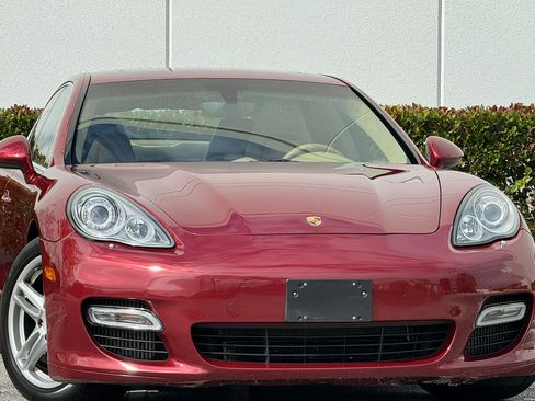 Used 2011 Porsche Panamera Turbo image 1