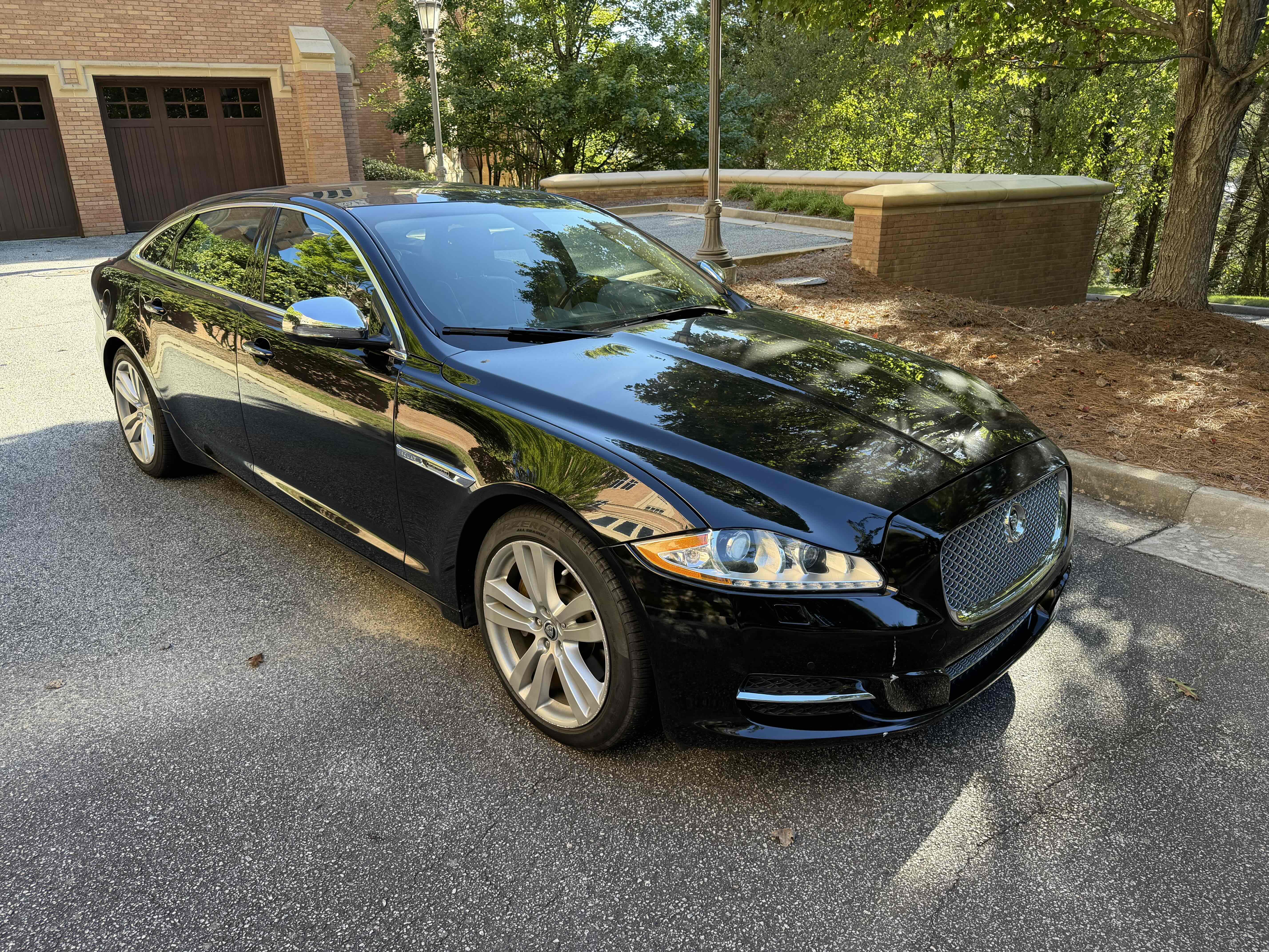 Used 2012 Jaguar XJ L RWD image 16