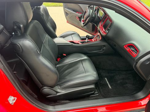 Used 2015 Dodge Challenger R/T Plus RWD image 13