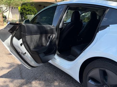 Used 2020 Tesla Model 3 Standard Range Plus RWD image 5