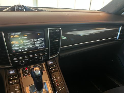 Used 2015 Porsche Panamera GTS image 10