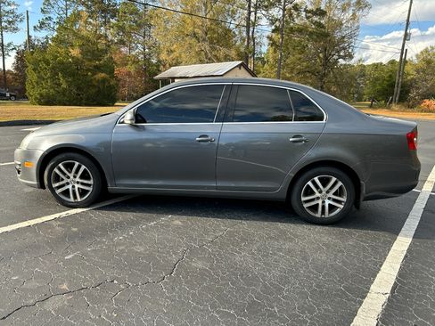 Used 2006 Volkswagen Jetta TDI image 2