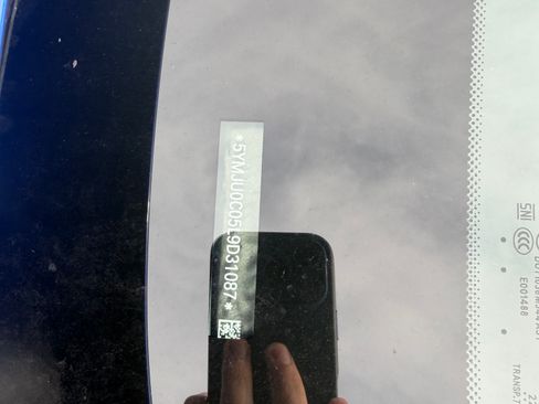 Used 2020 BMW X5 M Competition w/ Executive Package image 31