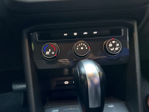 Used 2021 Volkswagen Tiguan S image 18