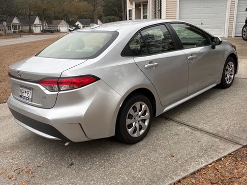 Used 2021 Toyota Corolla LE image 5