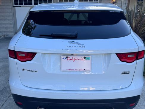Used 2017 Jaguar F-PACE R-Sport AWD/4WD image 5