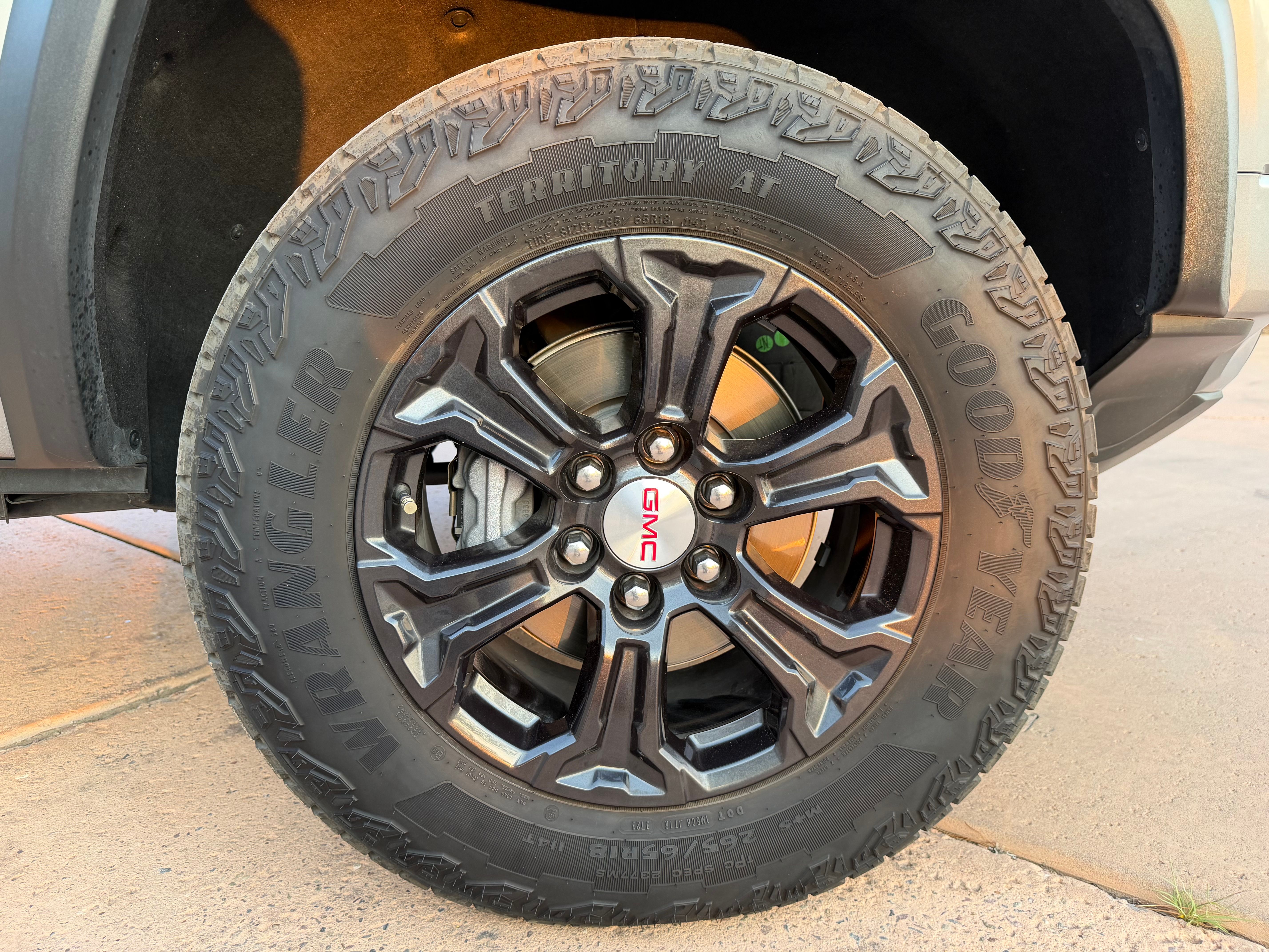 Used 2024 GMC Canyon Elevation w/ Trailering Package RWD image 19