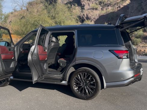 Used 2025 INFINITI QX80 Autograph w/ Autograph Exterior Package image 6